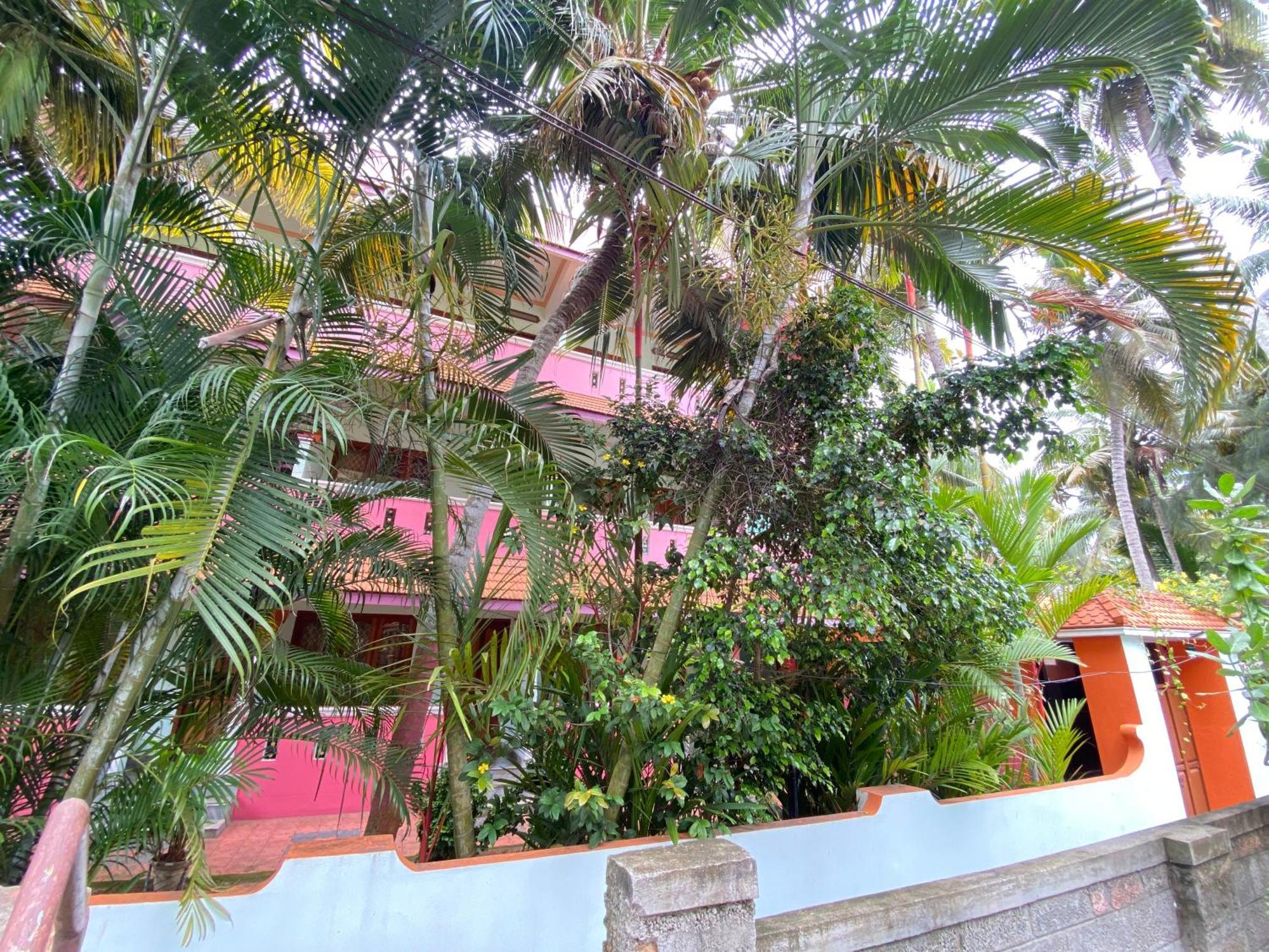 Packbag Comfort Bed & Breakfast Kovalam Exterior photo
